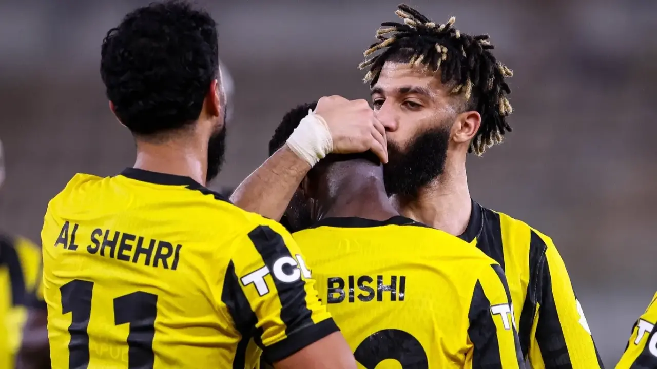 أخبار الدوري السعودي: الاتحاد يهزم ضمك بصعوبة ويتمسك بالتأهل الآسيوي